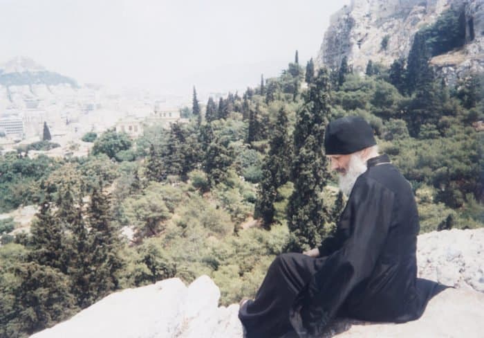 Отец Глеб Каледа в Афинах на развалинах Ареопага, в котором проповедовал апостол Павел