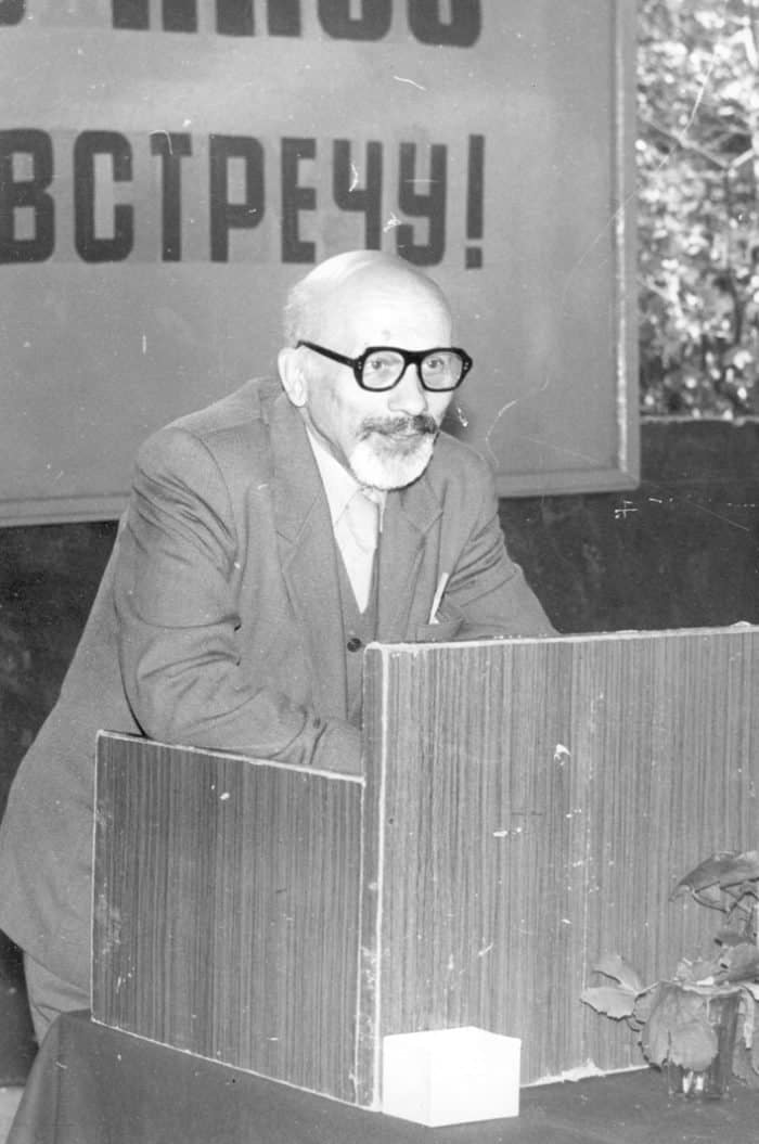 Отец Глеб выступает на научной конференции. 80-е годы 