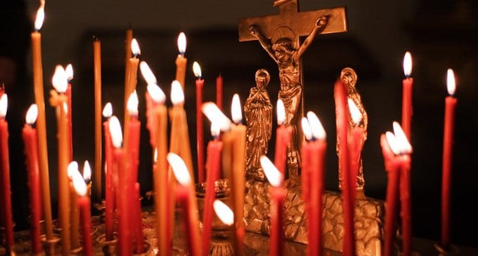Можно ли жечь дома церковные свечки?