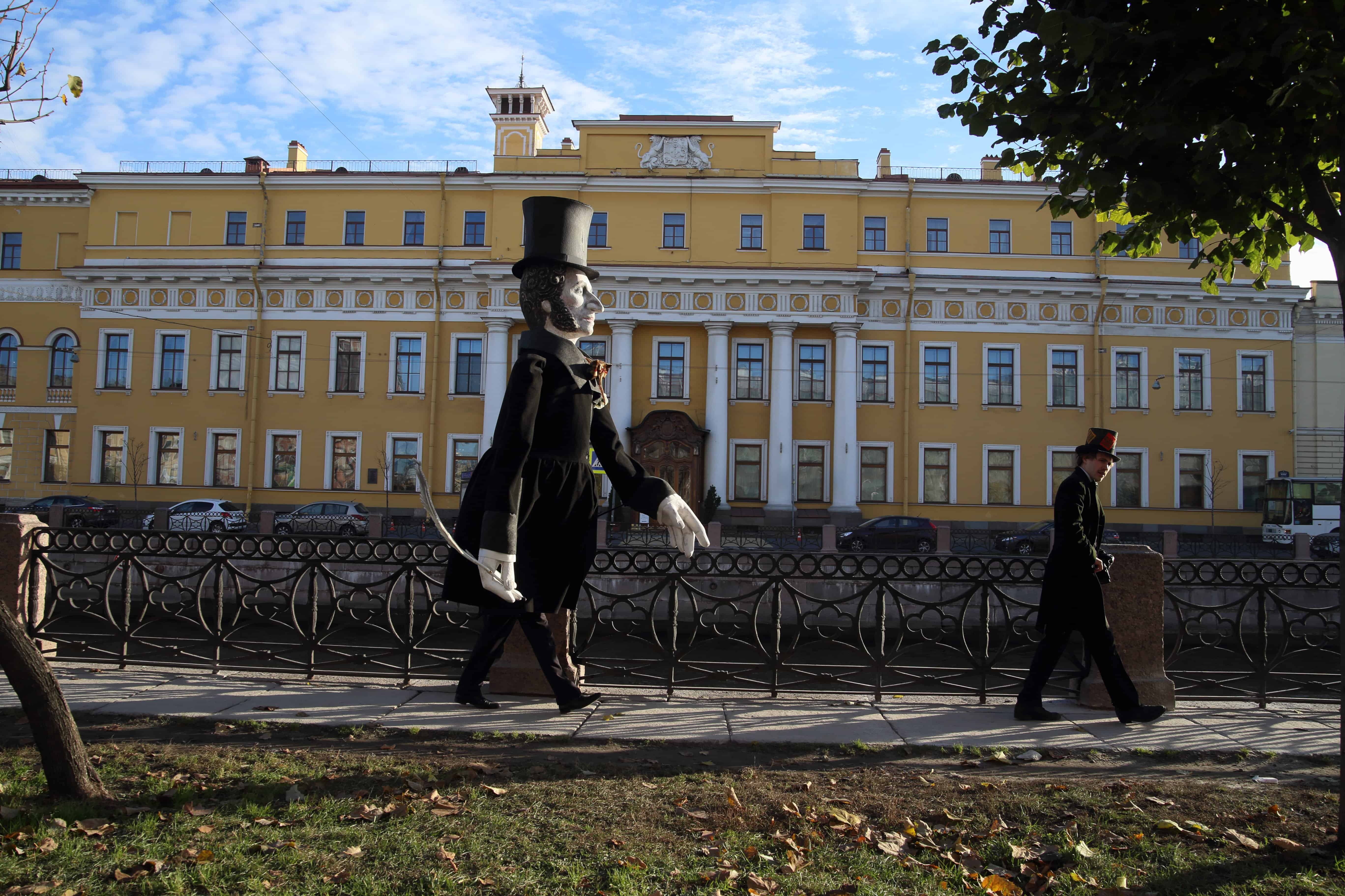 Пушкин был лешим и не погиб на дуэли: где миф, а где правда о главном поэте России?