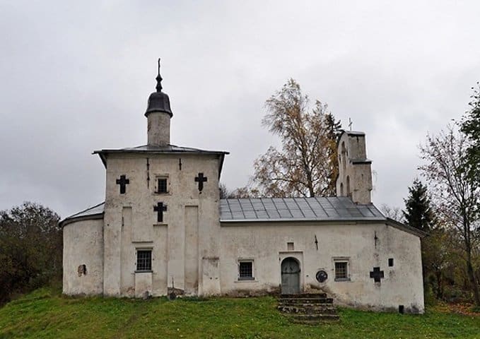 Русской Церкви передадут два храма в древнем Изборске