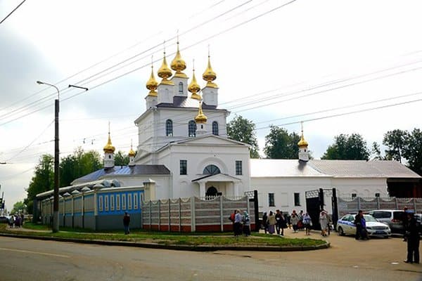 В Иваново освятили восстановленный кафедральный собор