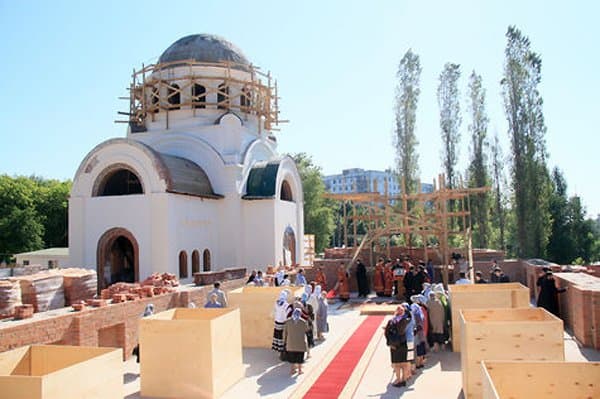 В «Новой Москве» освятили первый храм, построенный по «Программе 200»