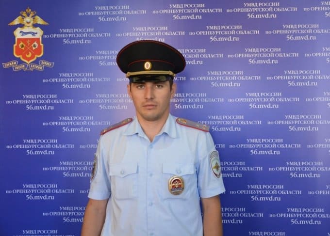 Оренбургский полицейский спас молодого человека от самоубийства