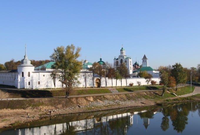 Храмы Преображенского монастыря Ярославля вернут Церкви