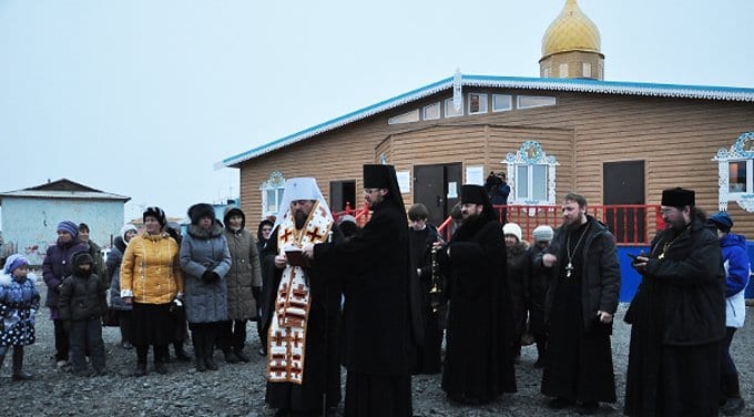 На берегу Ледовитого океана освятили православный храм
