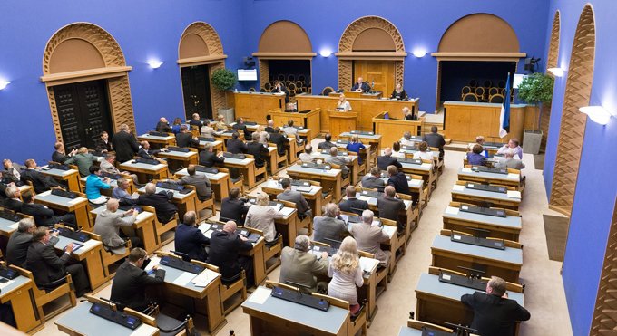 Парламент Эстонии разрешил регистрировать однополые браки