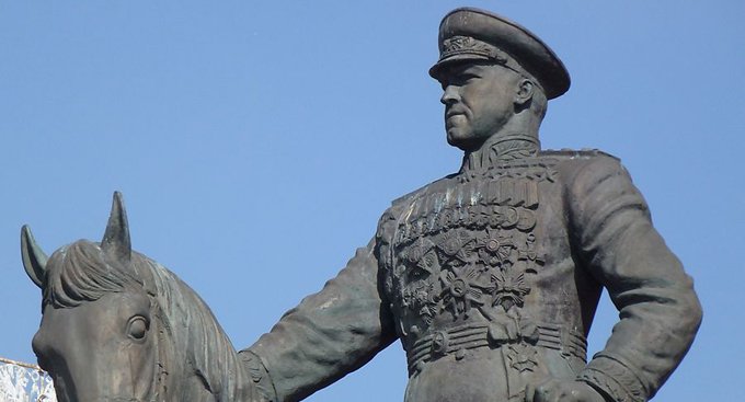 На Манежке установят временный памятник маршалу Георгию Жукову