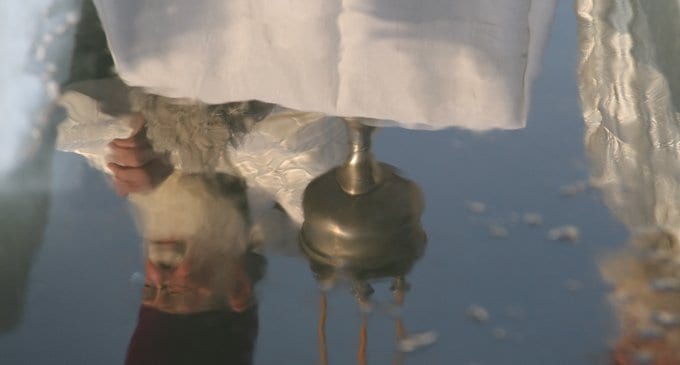 Действительно ли вода дома из крана на Крещение святая?