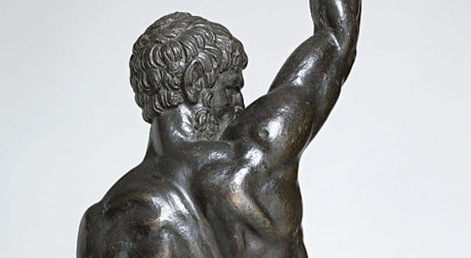В Британии, возможно, нашли уникальные бронзовые статуэтки работы Микеланджело