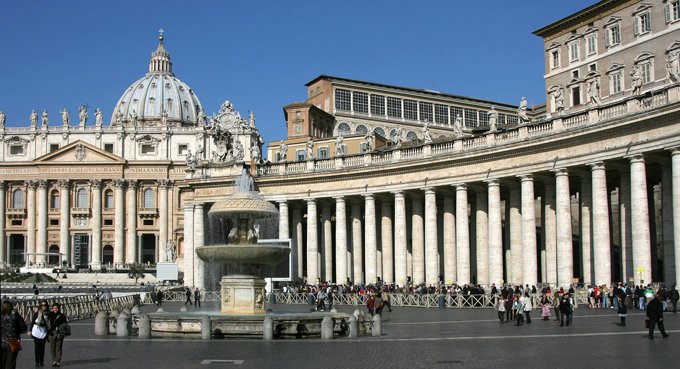Бездомных бесплатно помоют и подстригут на площади святого Петра