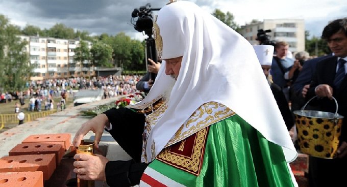 Патриарх Кирилл освятил закладной камень нового храма в честь Федора Ушакова