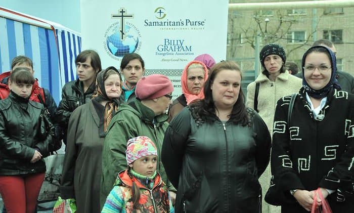 Беженцам Украины передали более 60 тысяч наборов гумпомощи