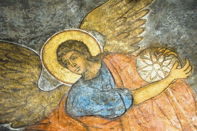 Почему в русской церковной архитектуре фреска популярнее  мозаики?