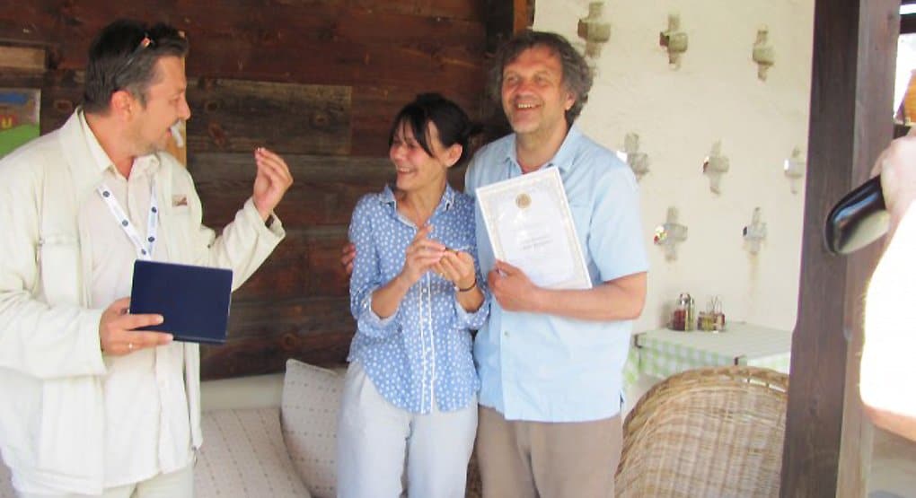 Эмира Кустурицу и его жену наградили медалью за любовь и верность