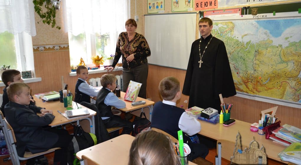 В Минобрнауке не исключают расширения курса основ религии в школе