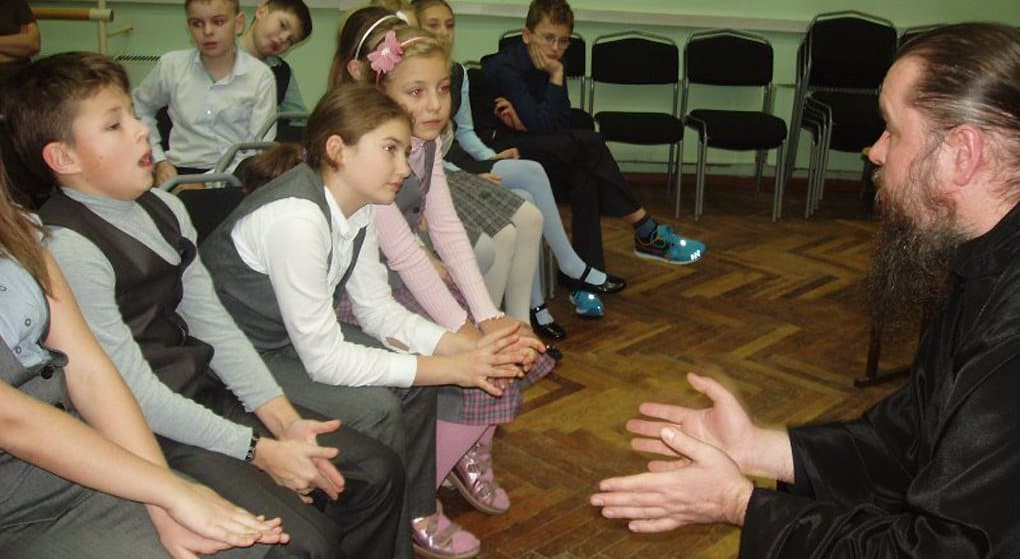 В 30 школах Москвы ОПК будут изучать в пятом классе, - заявили в Церкви
