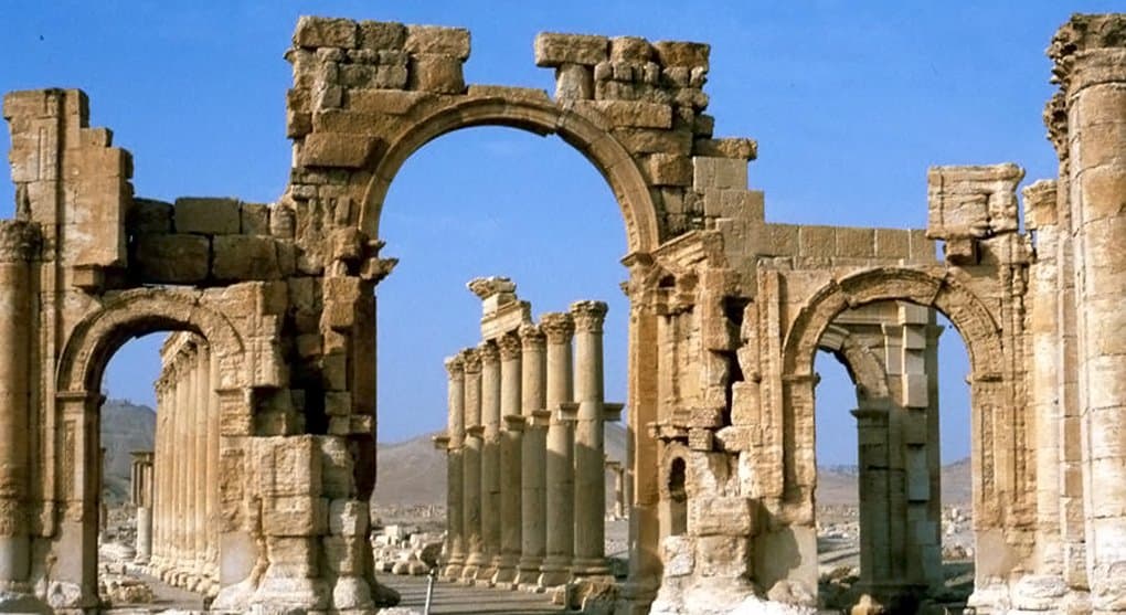 Экстремисты разрушили в Пальмире древнюю Триумфальную арку
