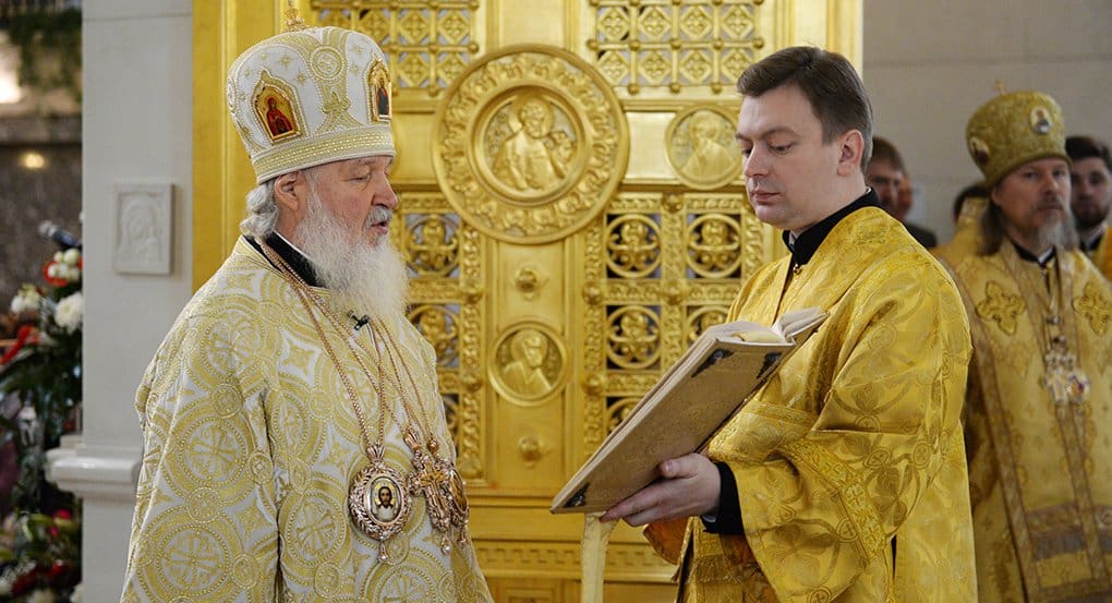 Патриарх Кирилл помолился о жертвах терактов, а также о погибших в авариях