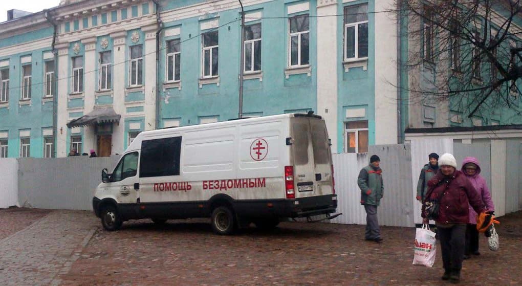 Благотворительный автопробег помог более 200 российским бездомным