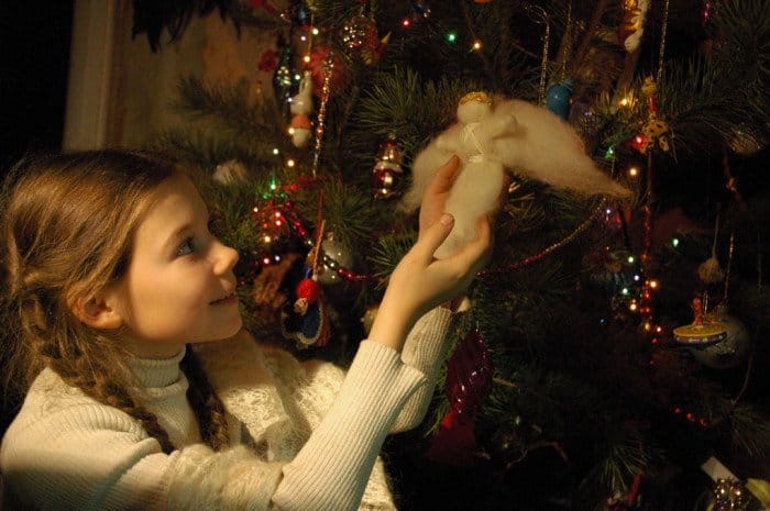 Фото Рождества: ель, игрушки, дети
