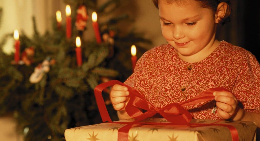 Для детей юго-востока Украины собирают подарки в столичной обители