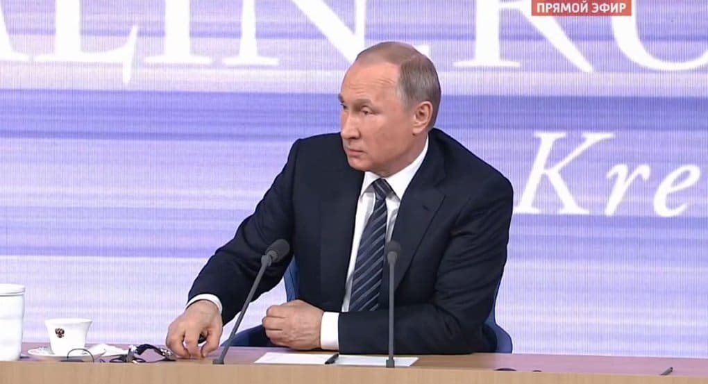 Владимир Путин считает, что повышать пенсионный возраст в стране еще рано