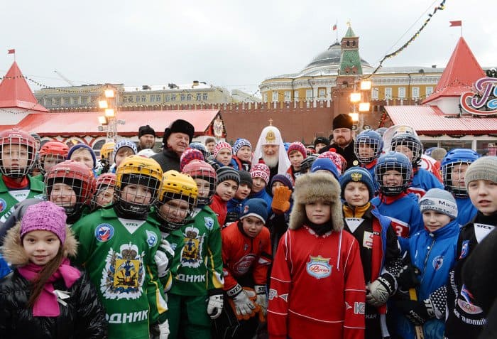 15 февраля. Открытие детского турнира по русскому хоккею на кубок Патриарха в Москве