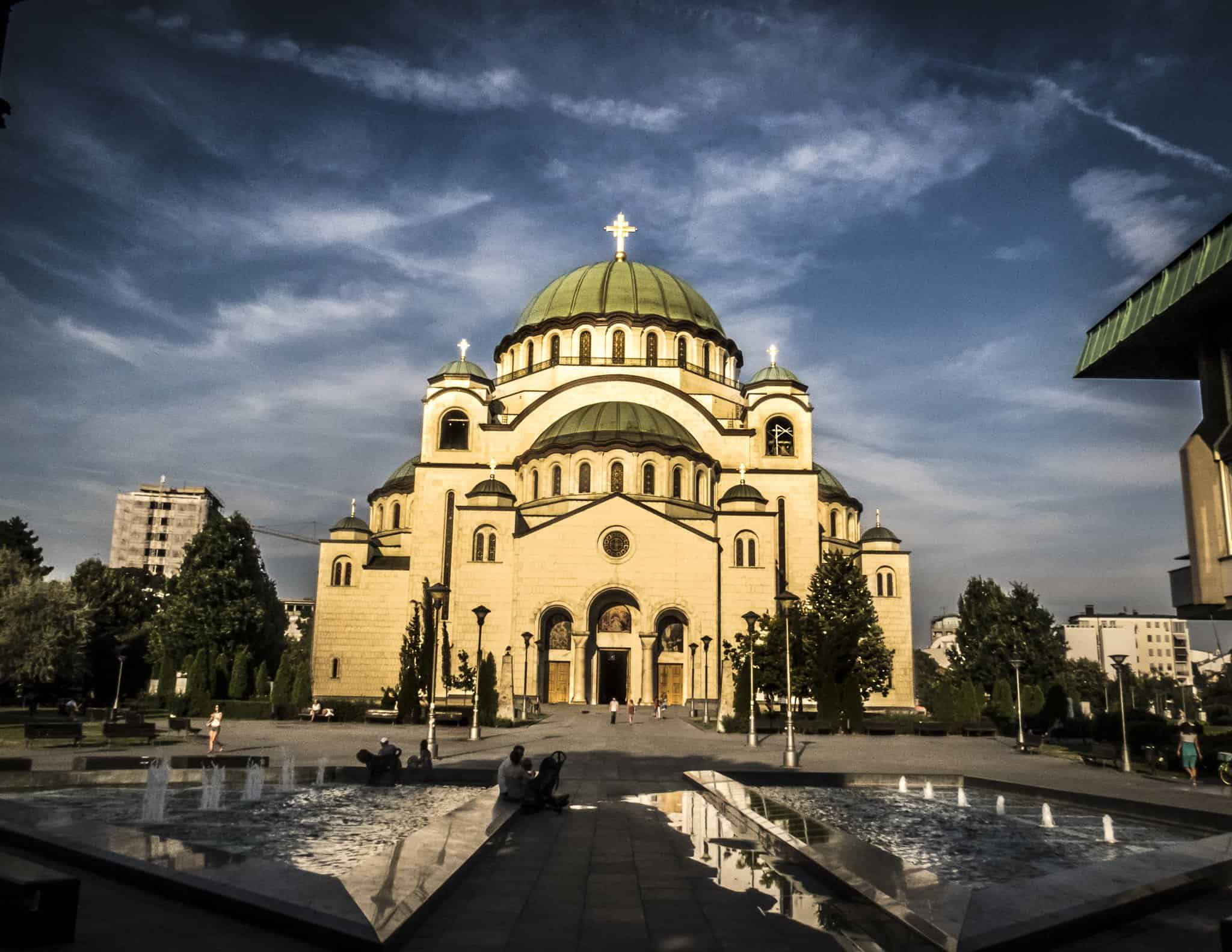 Храм саввы в белграде. Собор Святого Саввы в Белграде. Храм Саввы в Сербии. Церковь Саввы Сафарского монастыря;. Сербия 1 храм Святого Саввы.