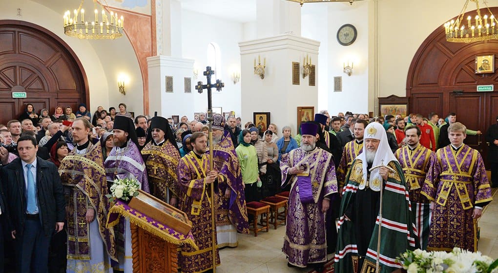 Патриарх Кирилл освятил новый храм-подворье в Митине