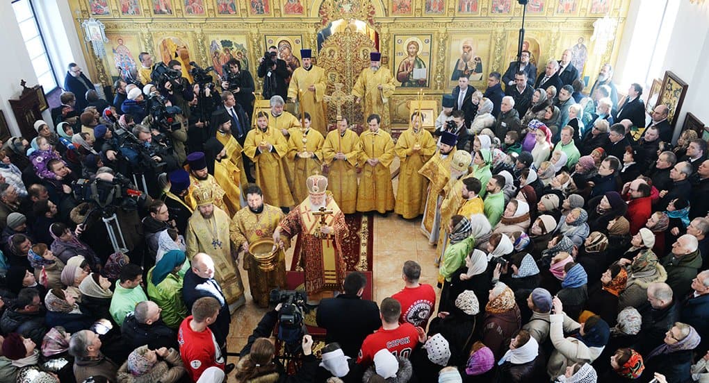 Патриарх Кирилл освятил храм в Крылатском в честь патриарха-мученика Ермогена