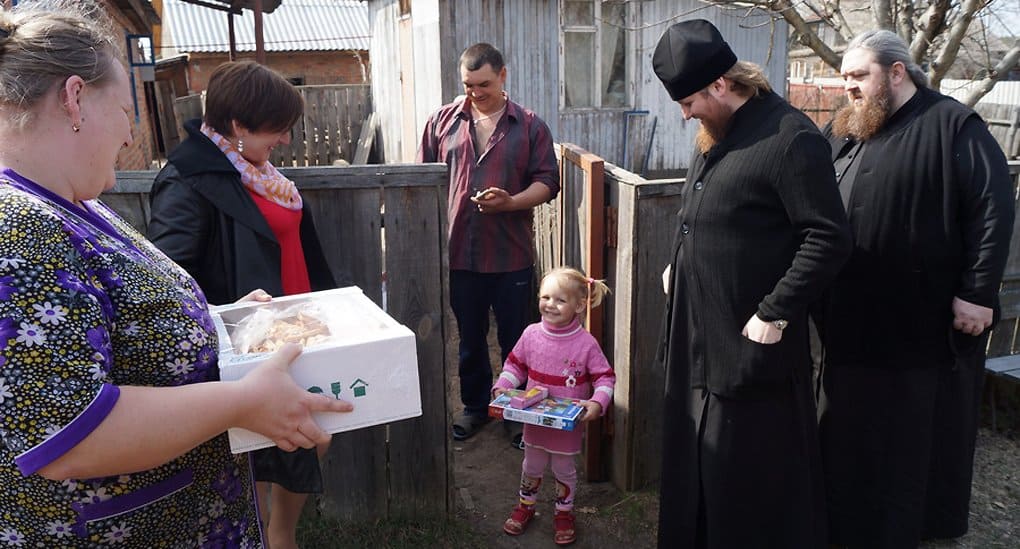 Монахи Киево-Печерской лавры навестили жителей Чернобыльской зоны