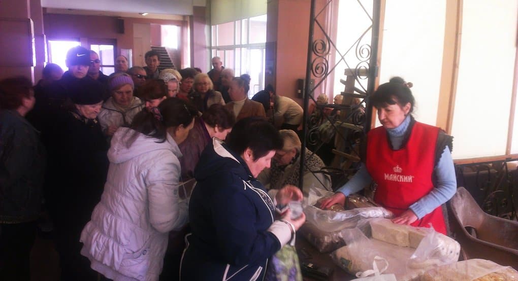 Более 570 тонн продуктов направила Русская Церковь на юго-восток Украины