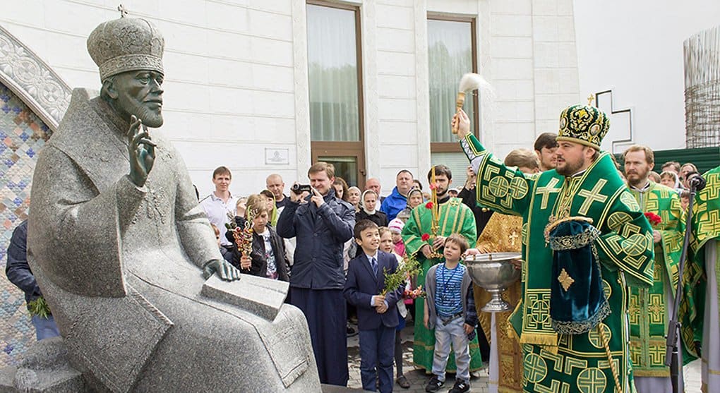 Первый памятник приснопамятному митрополиту Владимиру установили в Киеве