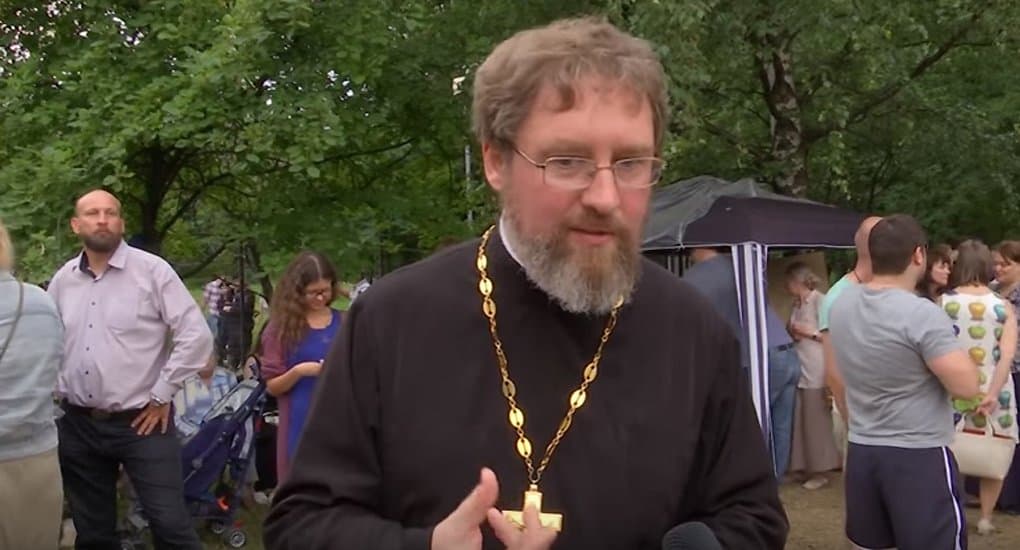 В Церкви призвали проверить факт нападения на священника на Торфянке