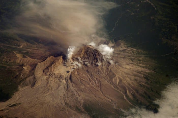 Вулкан Шивелуч, полуостров Камчатка. Фото NASA