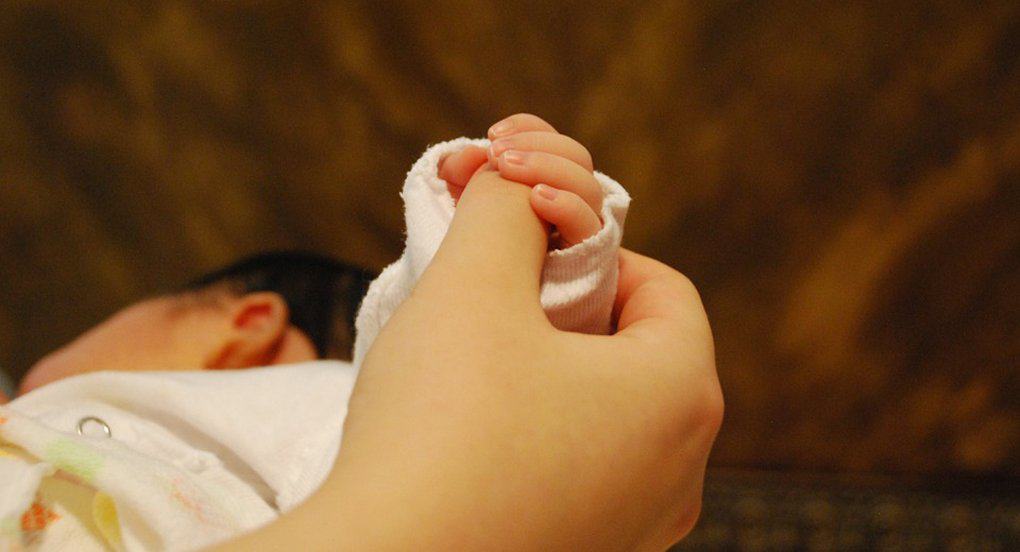 Госдума приняла закон о ежемесячных выплатах за первого ребенка