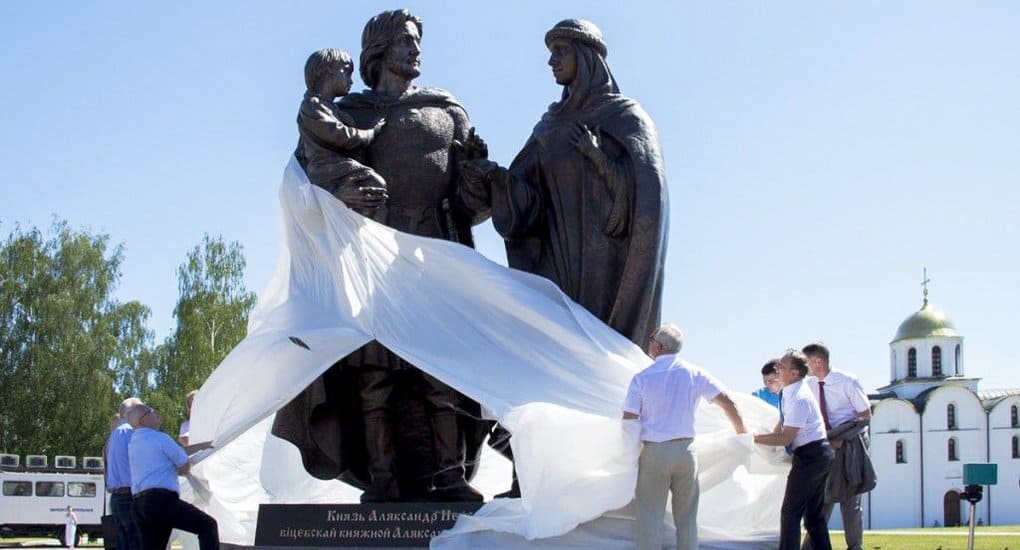 Редкий памятник Александру Невскому с семьей установили в Витебске