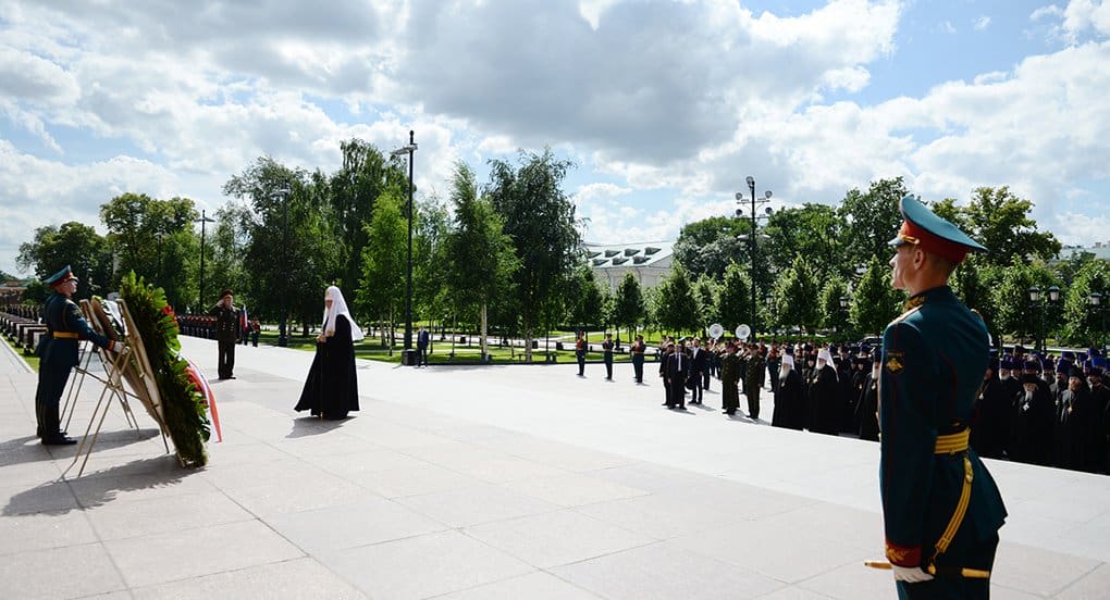 Патриарх Кирилл почтил память погибших в Великой Отечественной войне