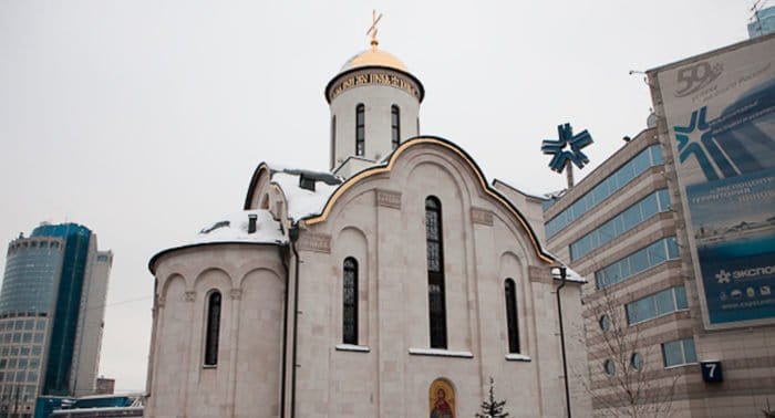 Храм преподобного Серафима Саровского на Краснопресненской набережной