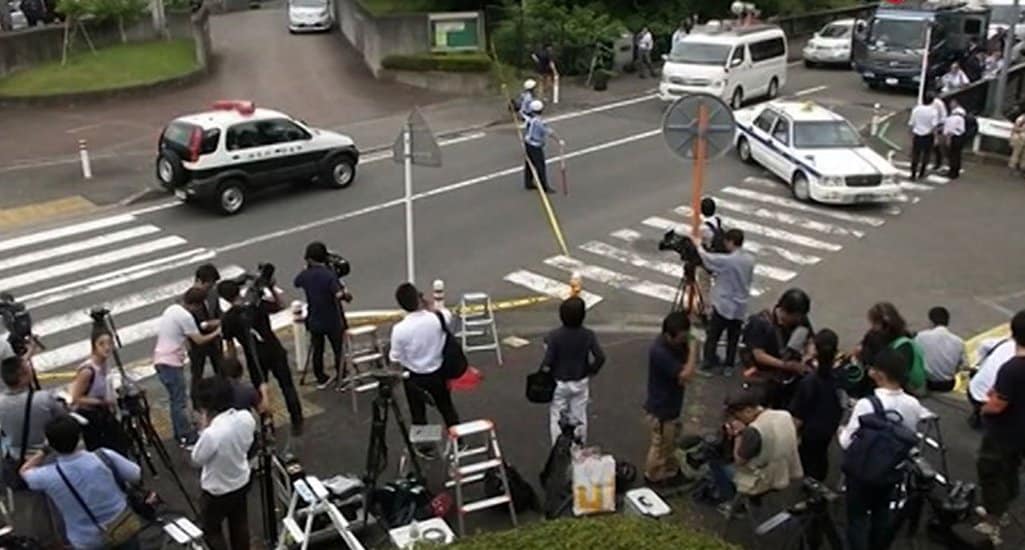 В Японии бывший сотрудник пансионата для инвалидов убил его 19 подопечных