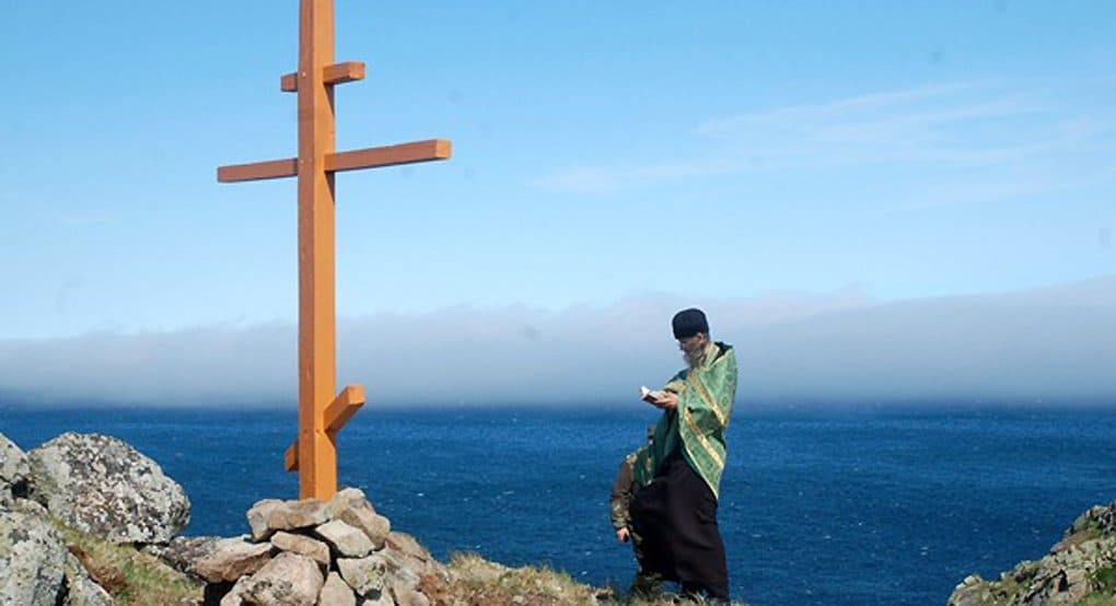 На самом востоке России установили поклонный крест