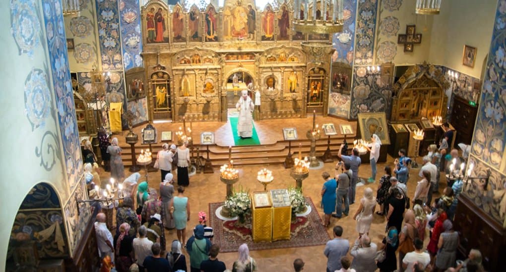 Православные Ниццы молятся о жертвах теракта и помогают их родным