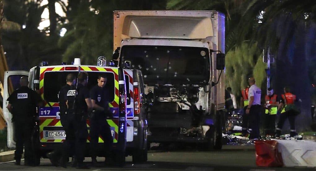 Террориста на машине в Ницце остановила женщина-полицейский