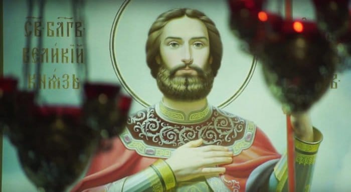 Почему святой Александр Невский на иконе  — в горностаевой мантии?