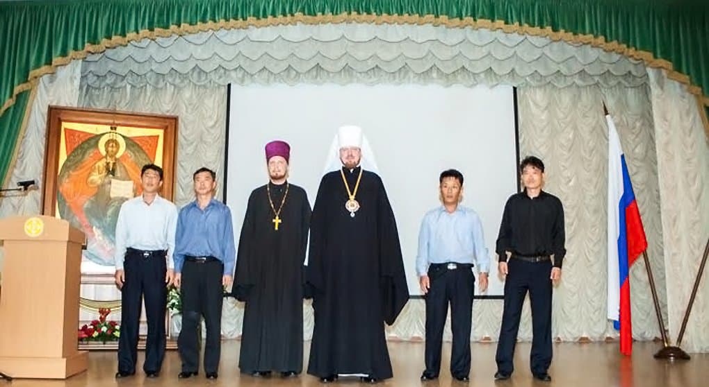 Православный комитет КНДР направил четырех студентов на учебу в Хабаровскую семинарию