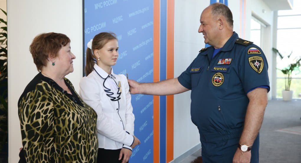 Юлия Король, проявившая героизм на Сямозере, награждена президентской медалью