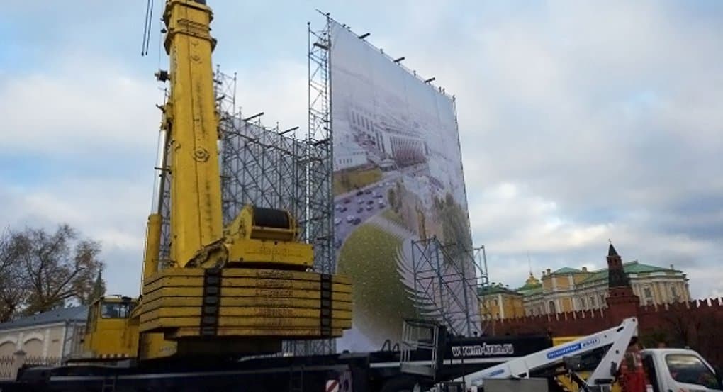 В Москве монтируют памятник святому князю Владимиру