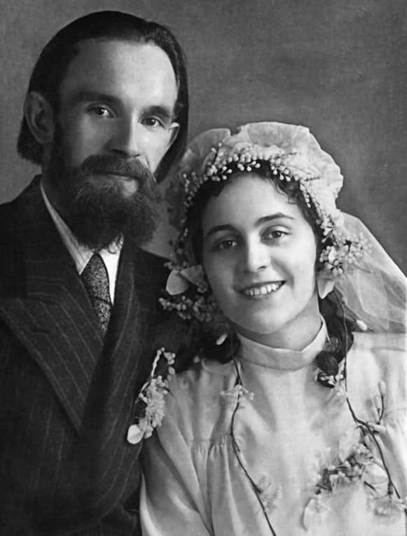 Владимир и Наталия после венчания. Фотография из книги Наталии Соколовой "Под кровом Всевышнего"