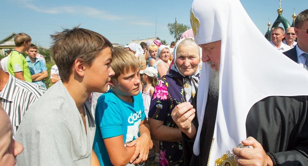 Центральные телеканалы покажут фильмы в честь 70-летия патриарха Кирилла